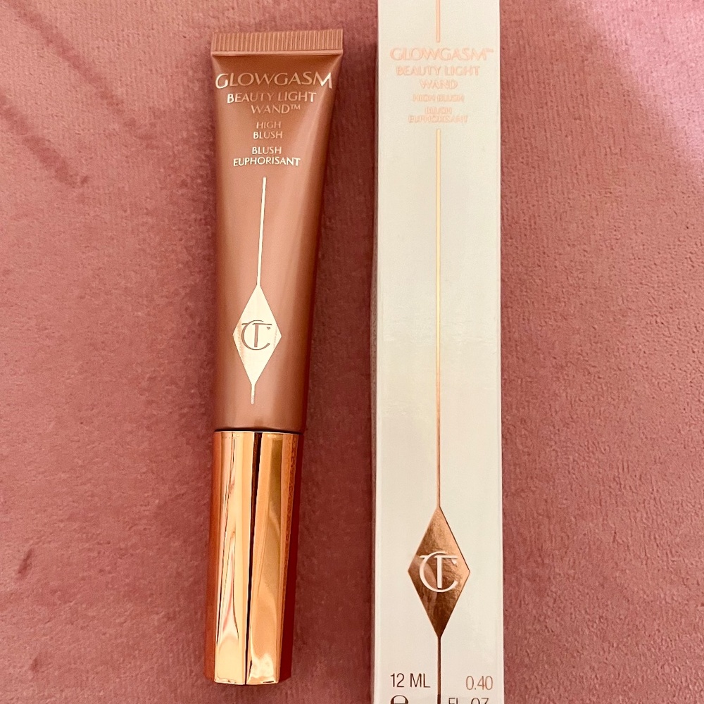 New Charlotte Tilbury Beauty Highlighter Wand in Pinkgasm